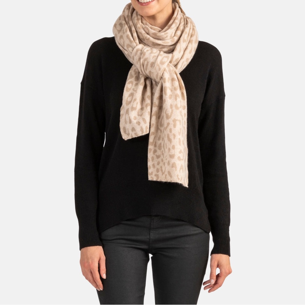 AMICALE 100% Cashmere NEW Leopard Animal Print Scarf Wrap NEW Oatmeal - Picture 5 of 11
